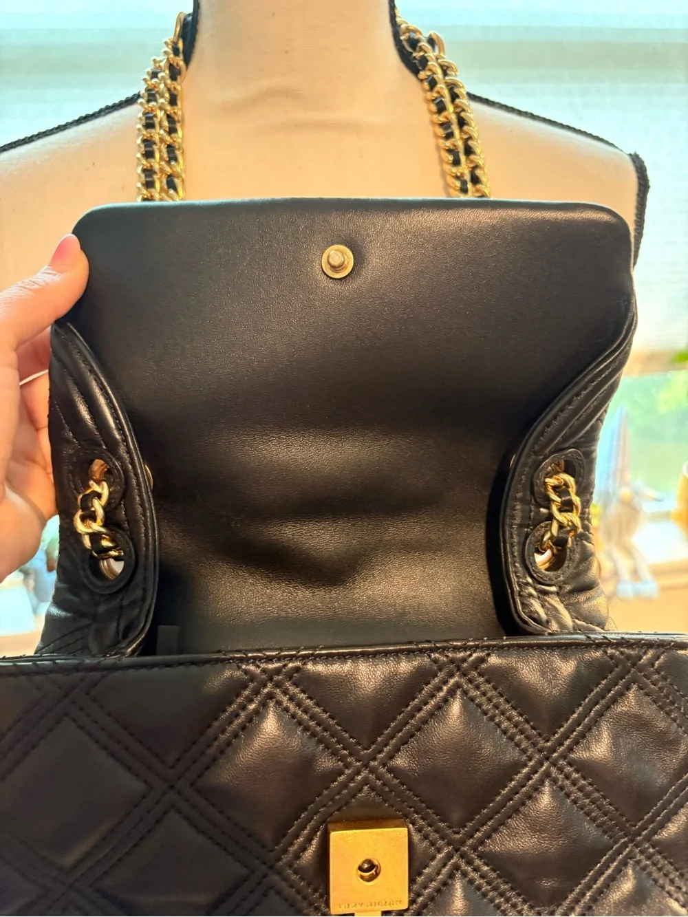 ✨Tory Burch (EUC) Quilted Black Shoulder Bag with Gold Chain Straps✨